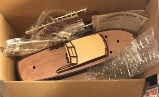 Lindberg R/c Chris - Craft Constellation Cabin Cruiser Boat Model Kit 814