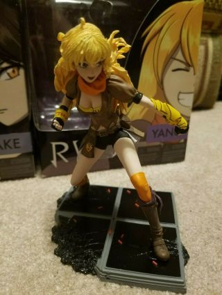 Team Rwby Figure Mcfarlane Series 1 6 " Yang Xiao Long