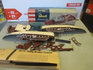 Revell Chris Craft Flying Bridge Cruiser Kit Ob